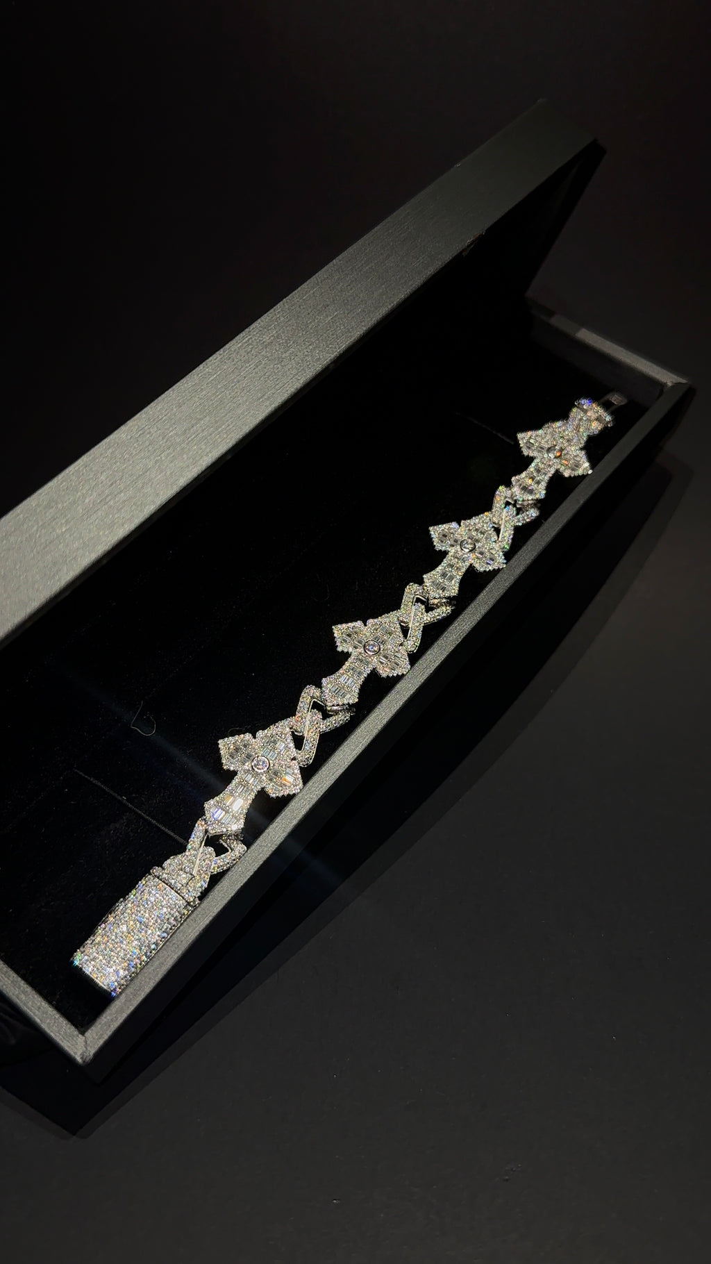 Baguette & Round Cut Cross Bracelet 22MM  7.5Inch